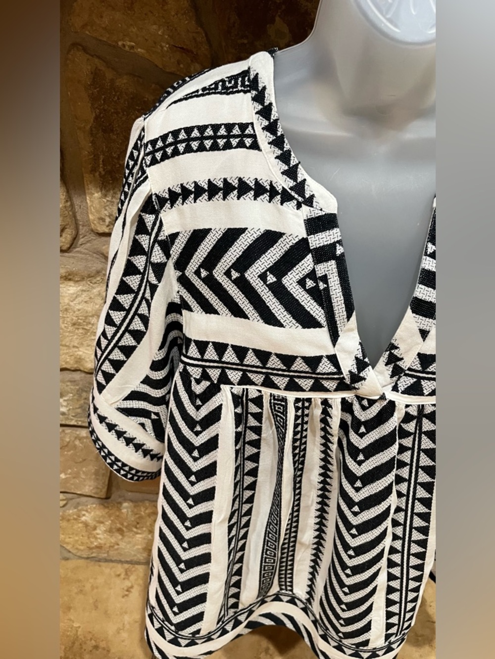 Old Navy Black & White Lined Tribal Print Blouse Women's Plus 3X Aztec Babydoll - Picture 6 of 14